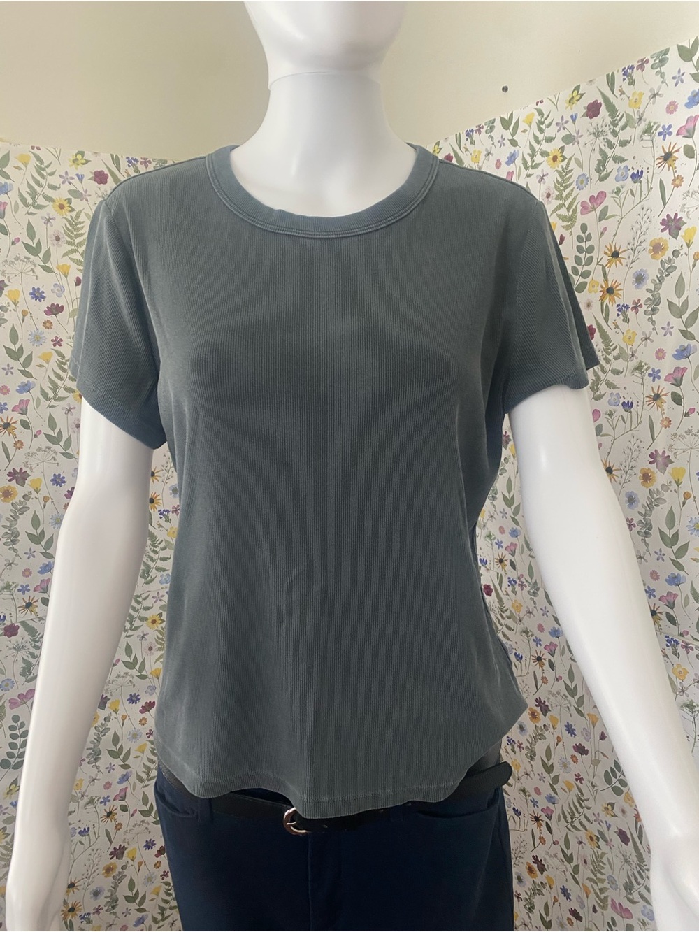 Old Navy WMN’s Short Sleeve Gray Crewneck Tee Size XL
